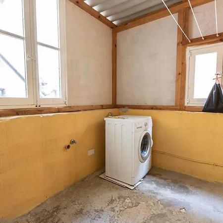 Seafront - Location, Floor With Wifi & Ac By 360 Estates 公寓