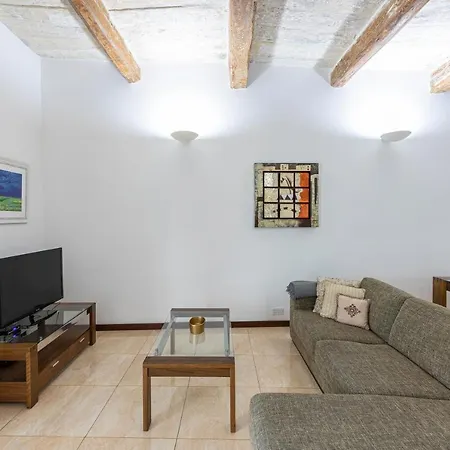 Seafront - Location, Floor With Wifi & Ac By 360 Estates *