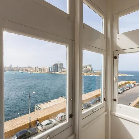 公寓 Seafront - Location, Floor With Wifi & Ac By 360 Estates 瓦莱塔