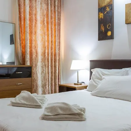 Seafront - Location, Floor With Wifi & Ac By 360 Estates Apartamento