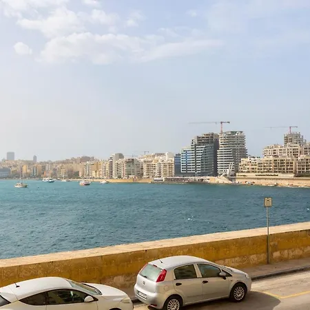 公寓 Seafront - Location, Floor With Wifi & Ac By 360 Estates 瓦莱塔