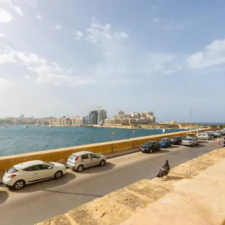 Seafront - Location, Floor With Wifi & Ac By 360 Estates *